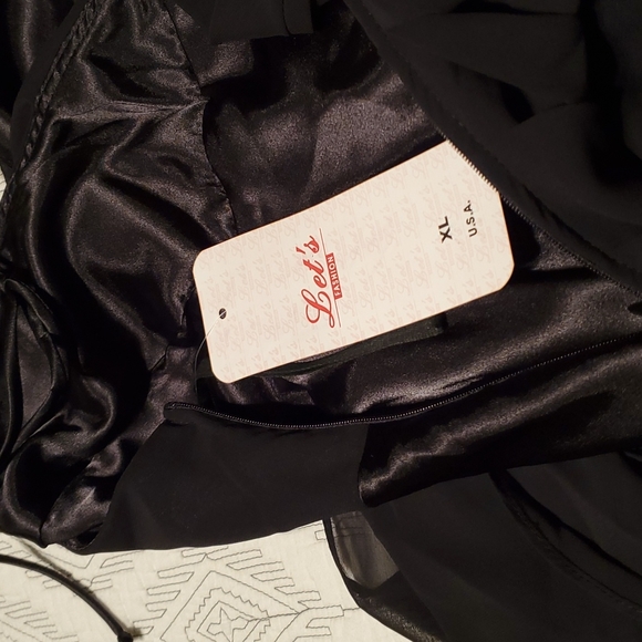 Let's Fashion Evening Grown - Picture 10 of 13